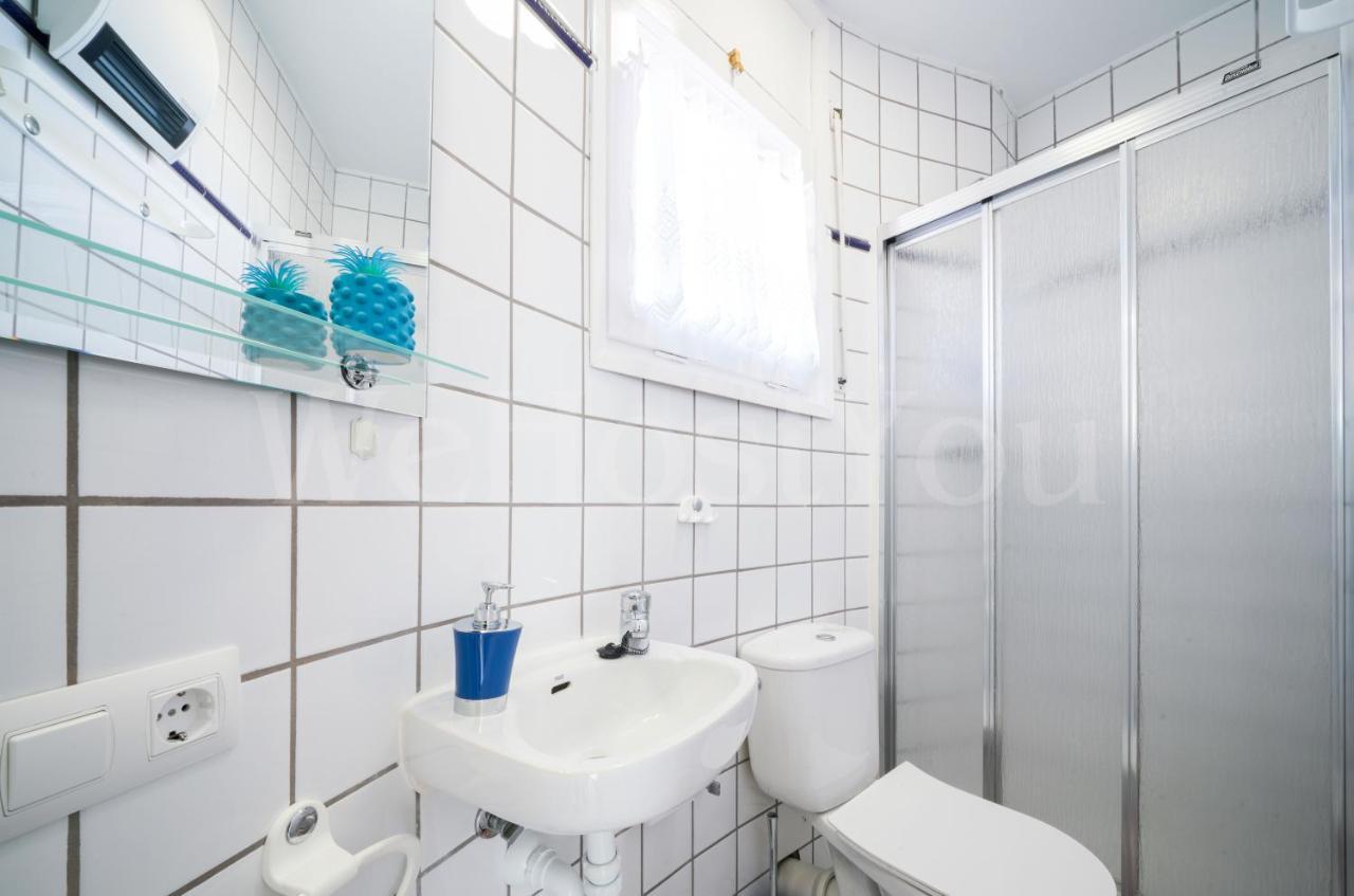 Villa Et Studio Avec Piscine - Wehostyou Empuriabrava Kültér fotó